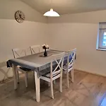 Apartman Cypress Tree Privlaka