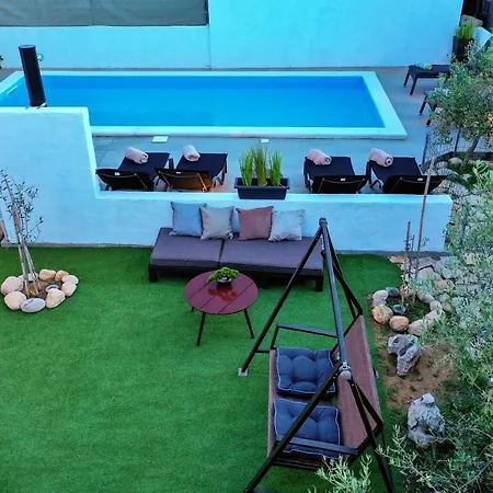 Apartman Cypress Tree *