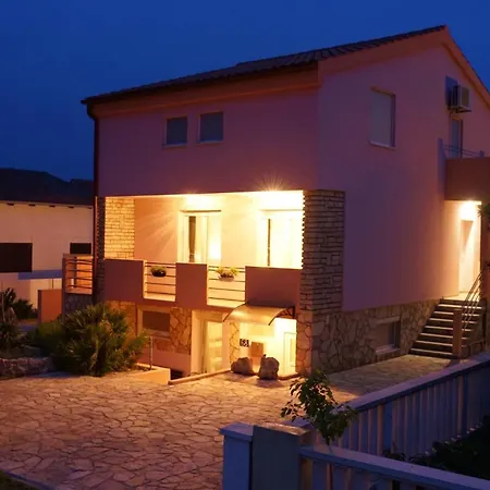 Apartman Cypress Tree *